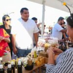 exposicion de productores de miel en playa del carmen